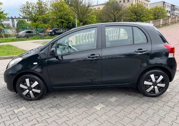 Toyota Yaris cena 15500 przebieg: 126000, rok produkcji 2009 z Pobiedziska małe 497